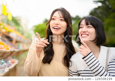 Portrait of a woman traveling Portrait of a woman traveling 126506194