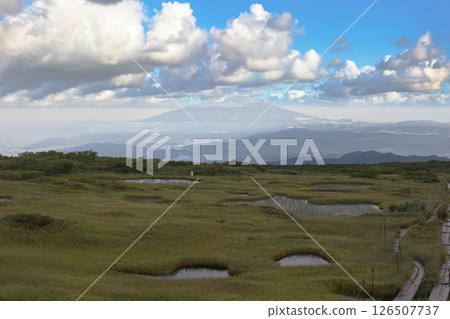 從月山彌陀原濕地眺望鳥海山 126507737