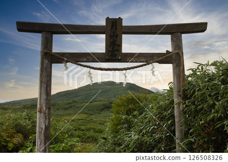 從八合目鳥居眺望月山 126508326