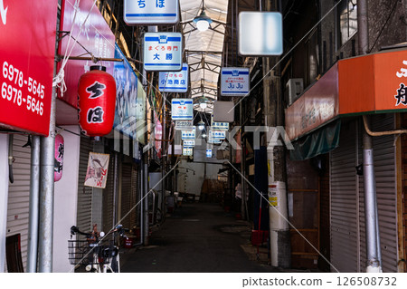 << Osaka >> Tsuruhashi Shopping Street 126508732