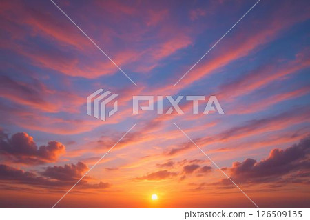 晚景：太陽落入地平線 126509135
