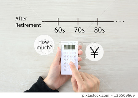 一個人正在計算退休後的生活需要多少錢 126509669