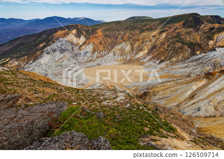 從安達太羅山和船名神山看到的沼平火山口盆地 從安達太羅山和船名神山看到的沼平火山口盆地 126509714