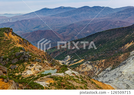 A view of the pond on the ridge of Mt. Adatara and Mt. Funamyojin and the Agatsuma mountain range 126509715