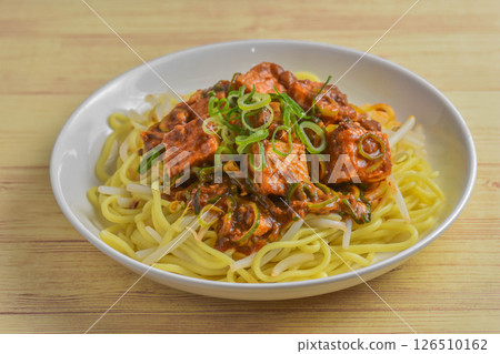 Fried noodles with deep-fried tofu and mapo Fried noodles with deep-fried tofu and mapo 126510162