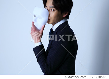 帶面具的銷售圖像 126510586