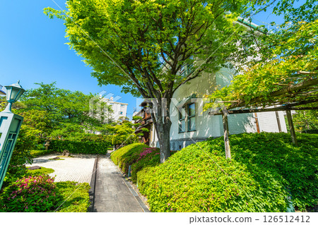[Important Preservation District for Groups of Traditional Buildings] Kitano-cho Yamamoto-dori, Former Obayashi Yasuyoshi Residence in early summer 2, Chuo-ku, Kobe City, Hyogo Prefecture 126512412