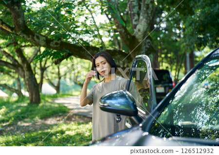 一個女人下車 126512932