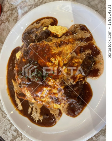 融化的燉牛肉煎蛋飯 126514231