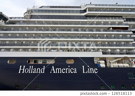 Luxury cruise ship "MS Noordam" docked at Kobe Port Terminal Luxury cruise ship "MS Noordam" docked at Kobe Port Terminal 126518113