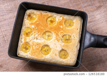 Rice flour banana bread 126518180