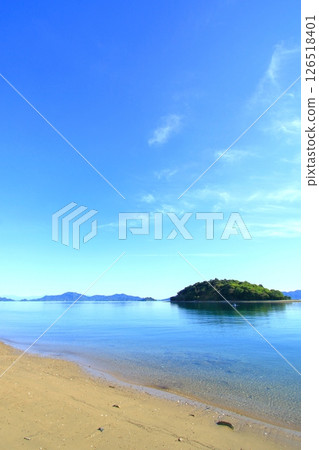 The highly transparent sea of Oshiba Island 126518401