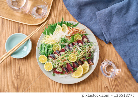 佐料豐富的鰹魚片 126518775