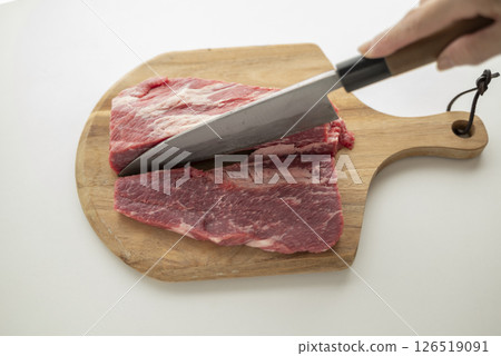 將牛肉切成塊 126519091