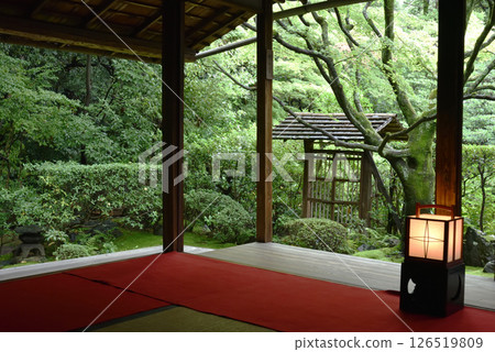Keishun-in Temple, a subtemple of Myoshinji Temple, a view of the wabi-no-niwa garden from the Shoin (Ukyo Ward, Kyoto City) Keishun-in Temple, a subtemple of Myoshinji Temple, a view of the wabi-no-niwa garden from the Shoin (Ukyo Ward, Kyoto City) 126519809