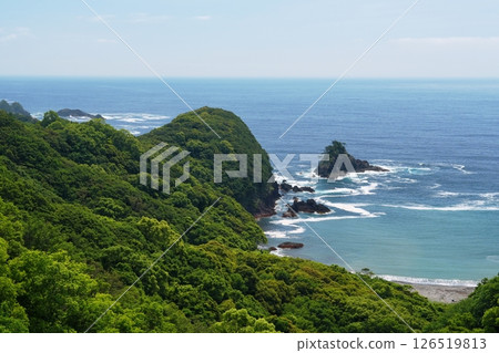 White-capped reefs and the Pacific Ocean as seen from Minami-Awa Sun Line in Tokushima Prefecture Ver3 126519813