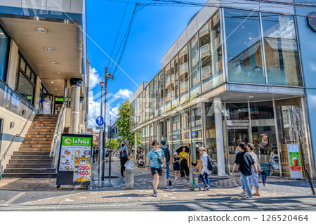 東京調布市仙川站的城市景觀 126520464
