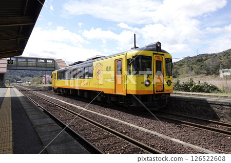 Tango Railway Kurita Station overpass and train entering the platform Tango Railway Kurita Station overpass and train entering the platform 126522608
