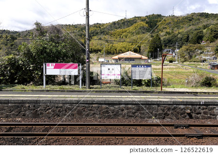 丹後鐵道栗田站軌道及月台標識 丹後鐵道栗田站軌道及月台標識 126522619