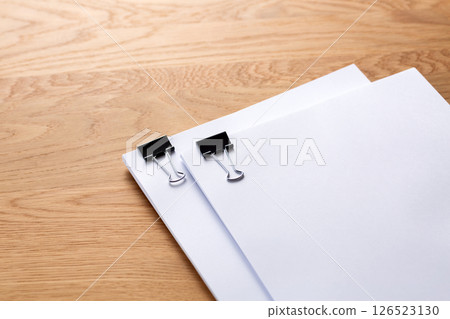 Documents clipped Documents clipped 126523130