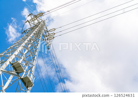 承載高壓電纜的塔 承載高壓電纜的塔 126524631