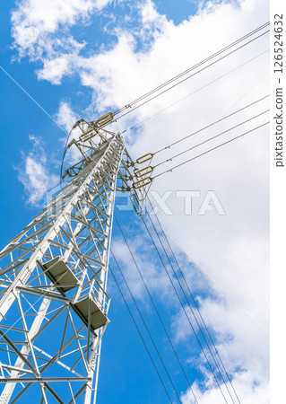 承載高壓電纜的塔 126524632