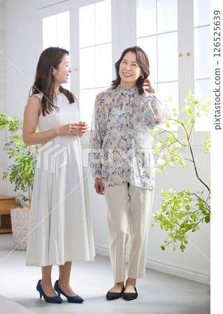 20 多歲至 50 多歲女性的美容 126525639