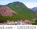 從高處俯瞰洞川溫泉街的全景 126526329