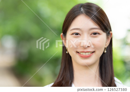 女性肖像清新綠色 126527380