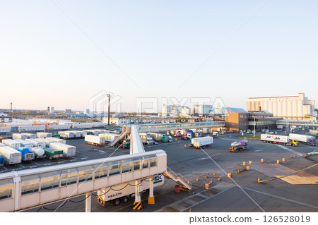 北海道苫小牧渡輪碼頭的風景 126528019