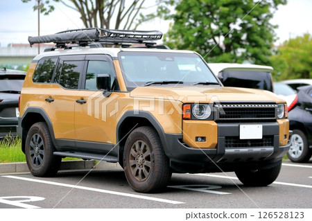 Domestic SUV vehicle 126528123