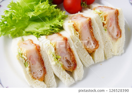 Ebi cutlet sandwich 126528390