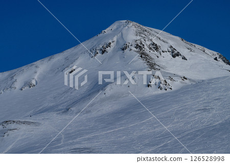 The magnificent Tateyama mountain range, Toyama 126528998
