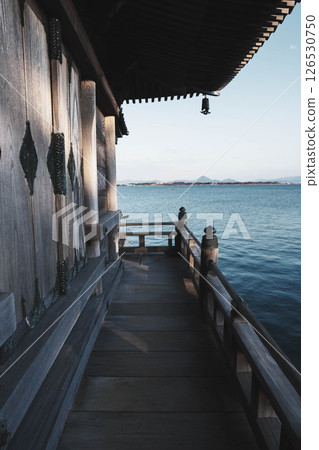 [萬月寺浮見堂] 歷史悠久的寺院境內風景 126530750