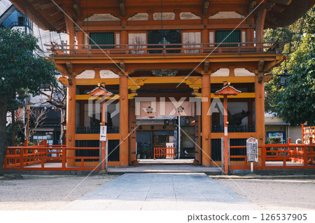 [Sugawara Shrine] Scenery of a historic shrine 126537905