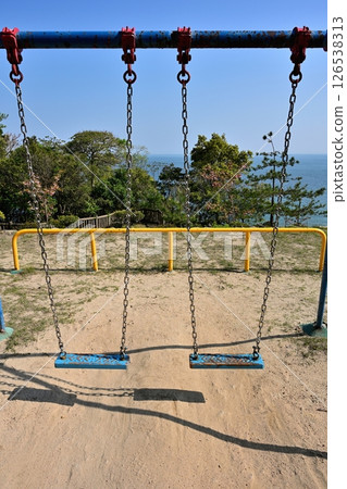 Park where the sea can be seen 126538313