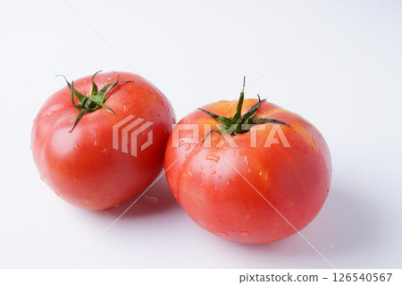 Ripe tomatoes 126540567