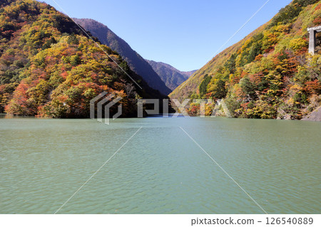 水殿水壩湖畔風景 126540889