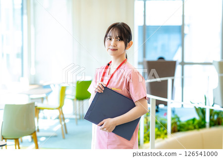 在醫院工作的醫務人員 126541000