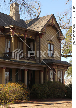 Historic Victorian Mansion in Rural East Texas 126541858