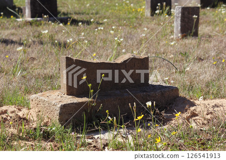 Broken Headstone at Rural East Texas Cemetery 126541913