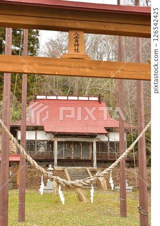 拍攝北海道熱田町八雲神社春季的景色 拍攝北海道熱田町八雲神社春季的景色 126542425