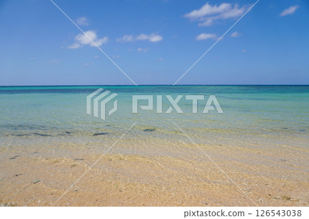 The beautiful sea of Ishigaki Island The beautiful sea of Ishigaki Island 126543038