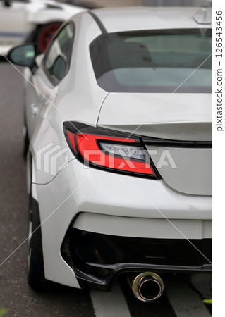 汽車尾燈 126543456