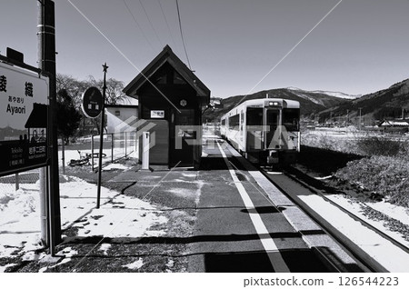 Ayaori Station, an unmanned station on the JR Kamaishi Line 126544223