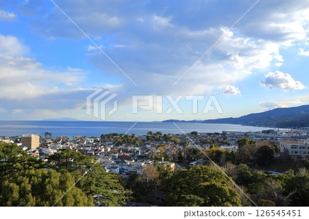 從神奈川縣小田原市小田原城塔上看到的相模灣 126545451