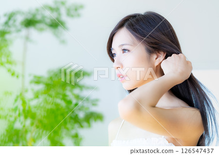 年輕女子的美麗形象 126547437