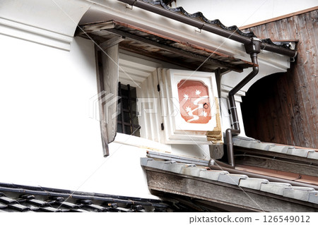 京都府伊根町的街景：倉庫的窗戶裝飾 126549012