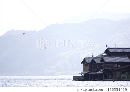 京都府伊根町海岸邊的船屋 126551439