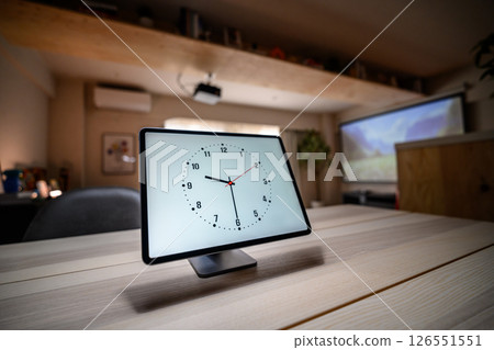 房間裡的場景 房間裡的場景 126551551